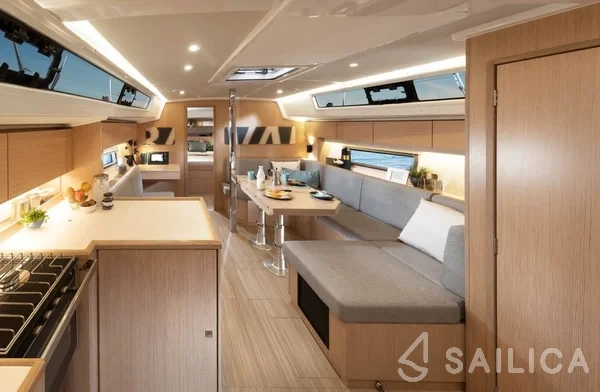 Oceanis 40.1 - Yacht Charter Sailica