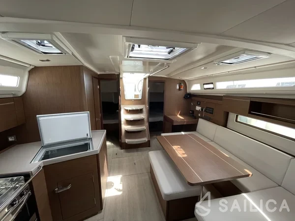 Oceanis 40.1 - Yacht Charter Sailica
