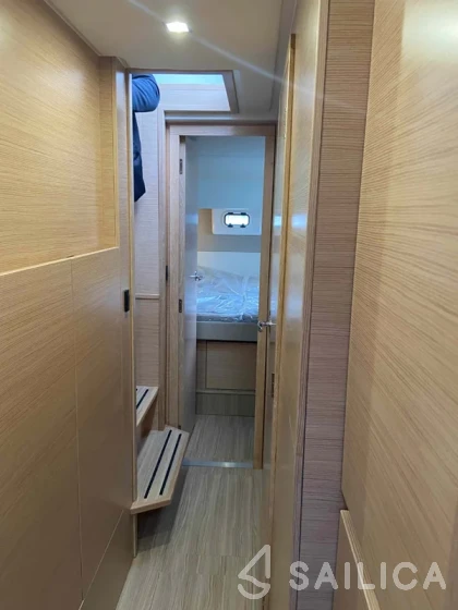 Nautitech 40 open NEW - 4 + 2 cab. - Yacht Charter Sailica