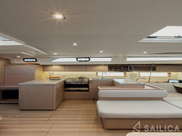 Oceanis 51.1 - Yacht Charter Sailica
