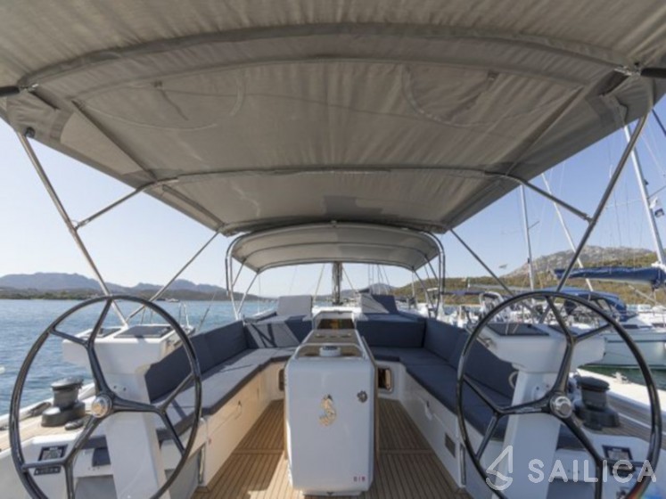 Oceanis 51.1 - Yacht Charter Sailica
