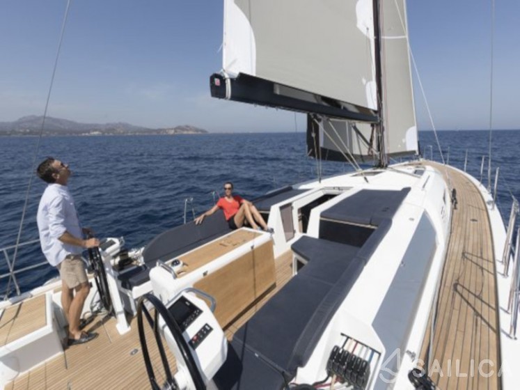 Oceanis 51.1 - Yacht Charter Sailica