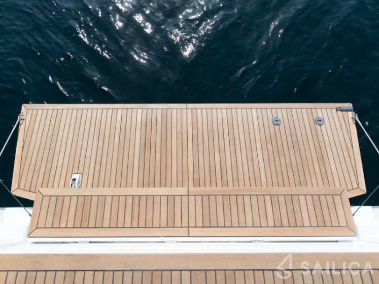 Oceanis 51.1 - Yacht Charter Sailica