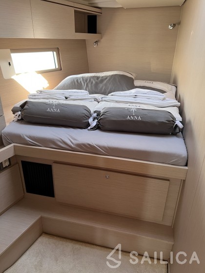 Oceanis 51.1 - Yacht Charter Sailica