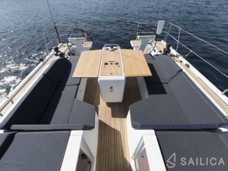 Oceanis 51.1 - Yacht Charter Sailica