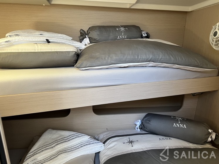 Oceanis 51.1 - Yacht Charter Sailica