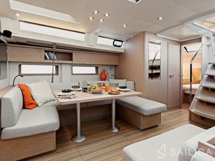 Oceanis 51.1 - Yacht Charter Sailica