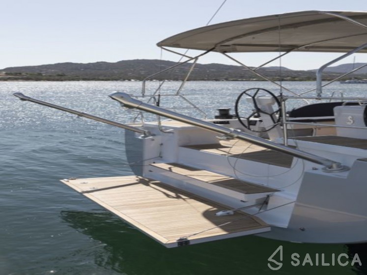 Oceanis 51.1 - Yacht Charter Sailica