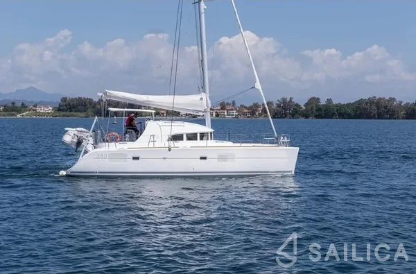 Lagoon 380 - Yacht Charter Sailica
