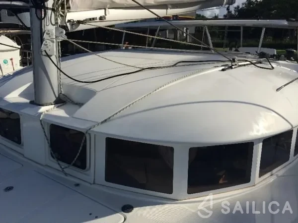 Lagoon 380 - Yacht Charter Sailica