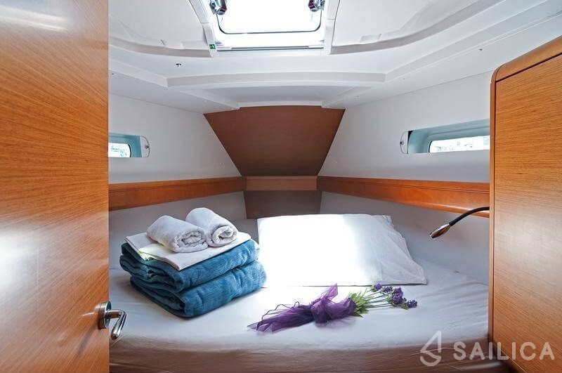 Sun Odyssey 439 - Yacht Charter Sailica