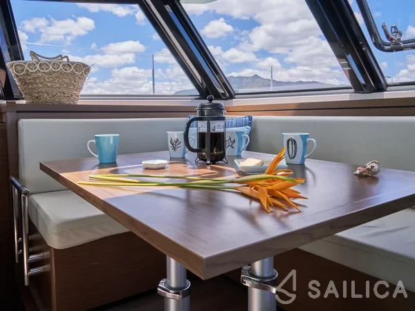 Nautitech 46 Fly - Yacht Charter Sailica