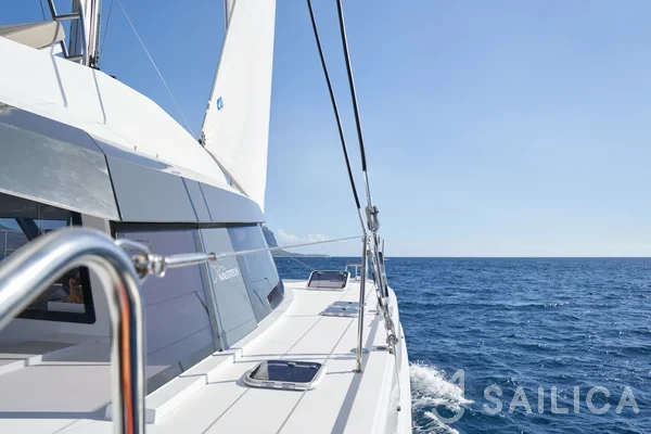 Nautitech 46 Fly - Yacht Charter Sailica