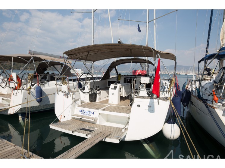 Sun Odyssey 440 - Yacht Charter Sailica