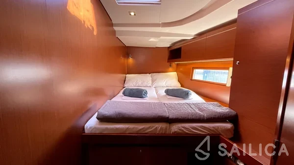 Oceanis 51.1 - Yacht Charter Sailica