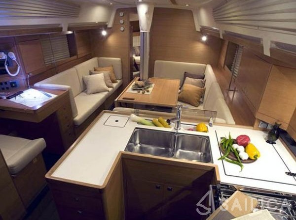 Elan 410 - Yacht Charter Sailica