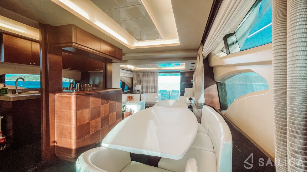 Azimut 75 Flybridge - Yacht Charter Sailica