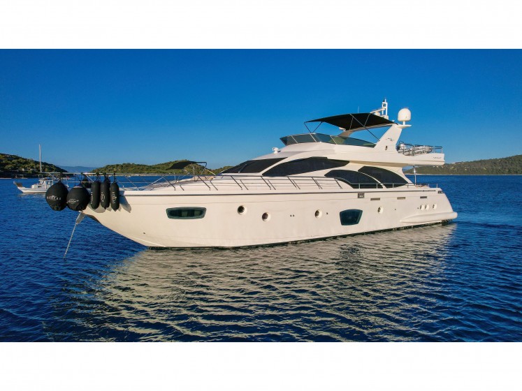 Azimut 75 Flybridge - Yacht Charter Sailica