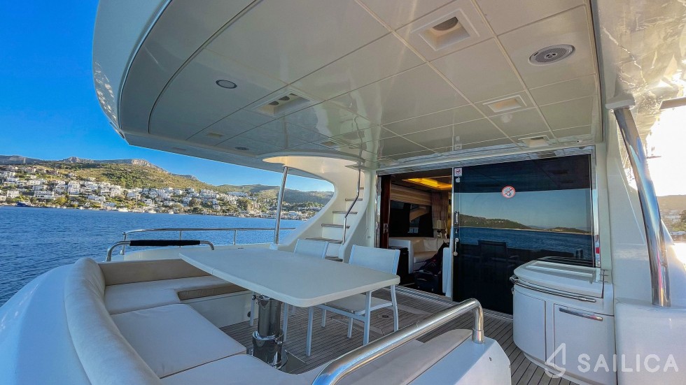 Azimut 75 Flybridge - Yacht Charter Sailica