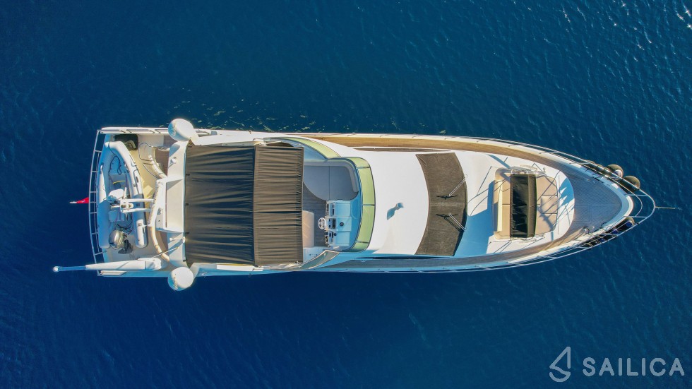 Azimut 75 Flybridge - Yacht Charter Sailica