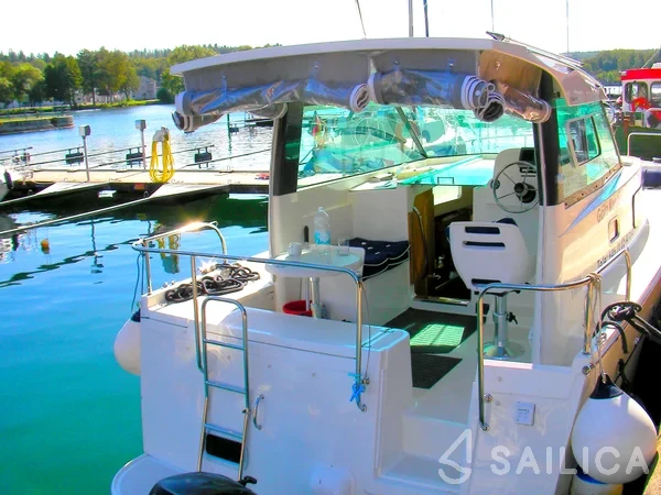 Delphia Escape 800 - Yacht Charter Sailica