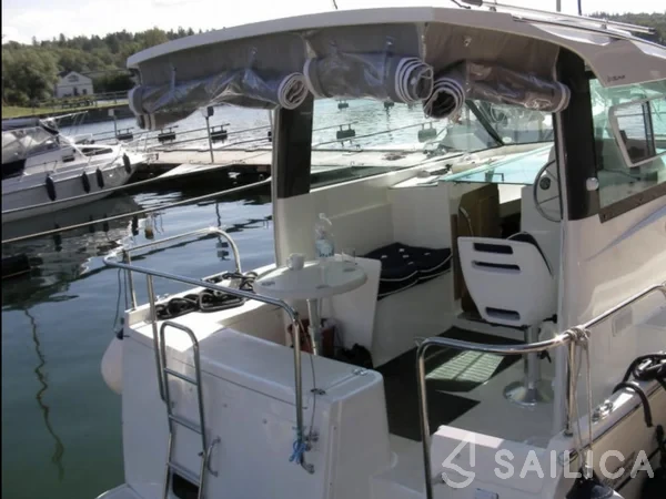 Delphia Escape 800 - Yacht Charter Sailica