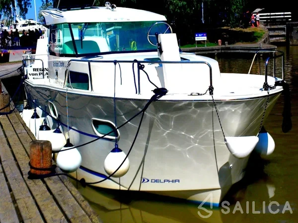 Delphia Escape 800 - Yacht Charter Sailica