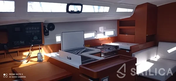 Sun Odyssey 410 - Yacht Charter Sailica
