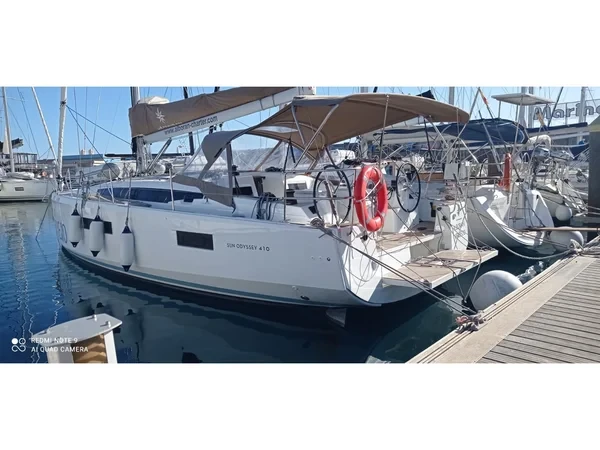 Sun Odyssey 410 - Yacht Charter Sailica