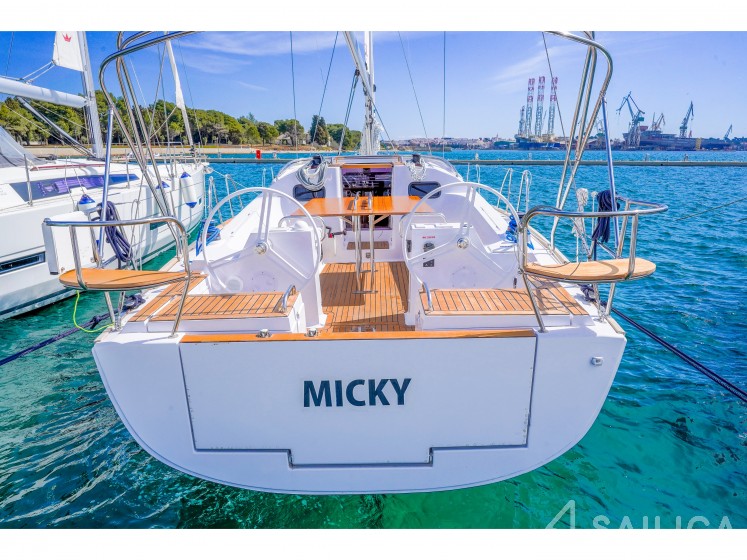 Elan Impression 40.1 - Yacht Charter Sailica