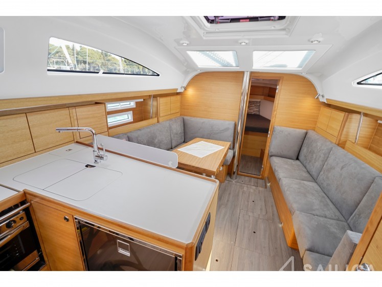 Elan Impression 40.1 - Yacht Charter Sailica