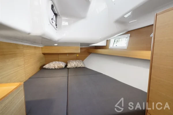 Elan Impression 40.1 - Yacht Charter Sailica