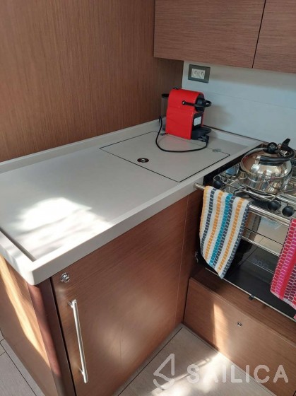 Oceanis 51.1 - Yacht Charter Sailica