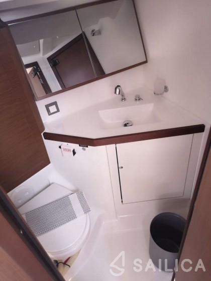 Oceanis 46.1 - Yacht Charter Sailica