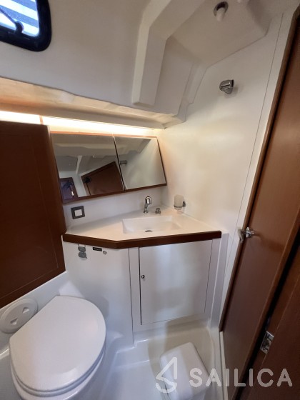 Oceanis 46.1 - Yacht Charter Sailica