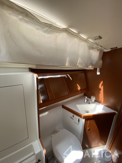 Oceanis 45 - Yacht Charter Sailica