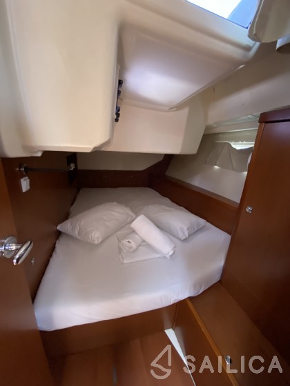 Oceanis 45 - Yacht Charter Sailica
