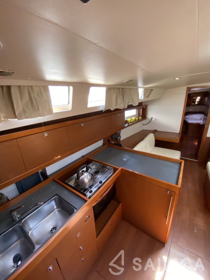 Oceanis 45 - Yacht Charter Sailica