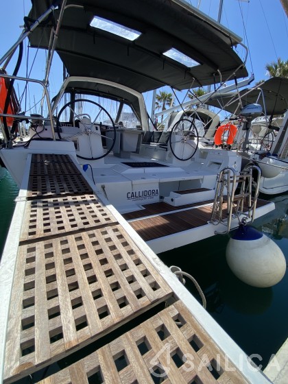 Oceanis 45 - Yacht Charter Sailica