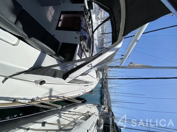 Oceanis 45 - Yacht Charter Sailica