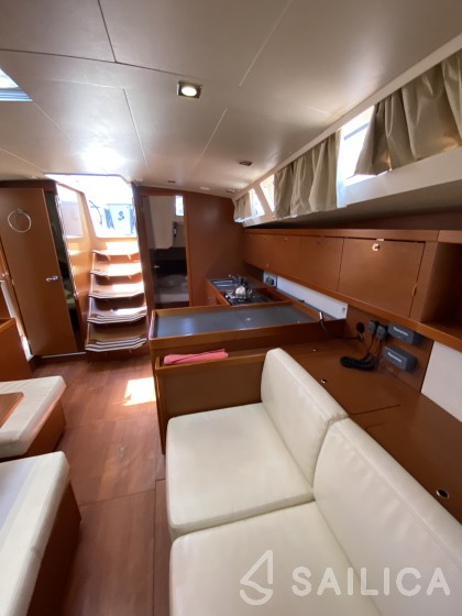 Oceanis 45 - Yacht Charter Sailica