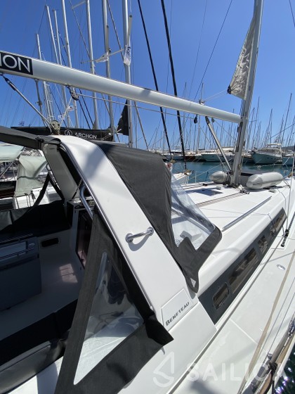 Oceanis 45 - Yacht Charter Sailica