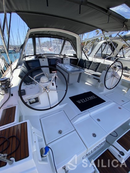 Oceanis 45 - Yacht Charter Sailica