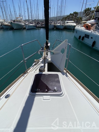 Oceanis 45 - Yacht Charter Sailica