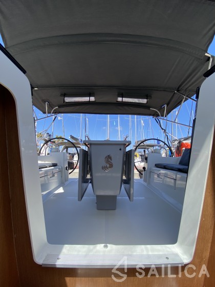 Oceanis 45 - Yacht Charter Sailica