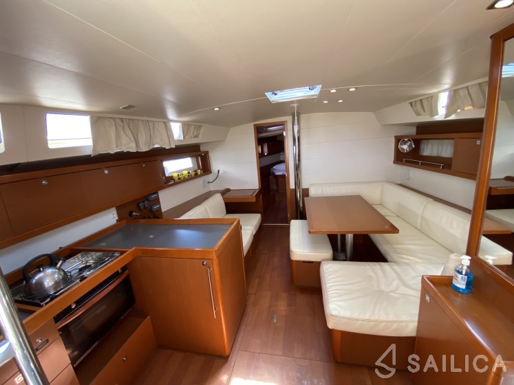 Oceanis 45 - Yacht Charter Sailica