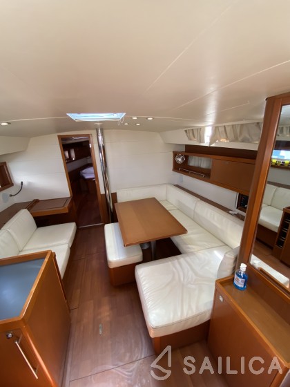 Oceanis 45 - Yacht Charter Sailica