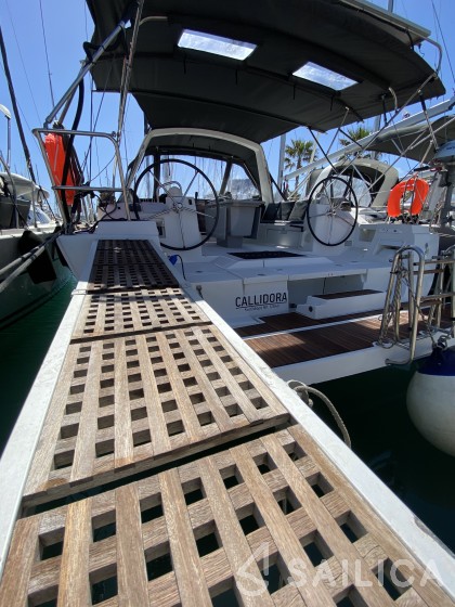 Oceanis 45 - Yacht Charter Sailica