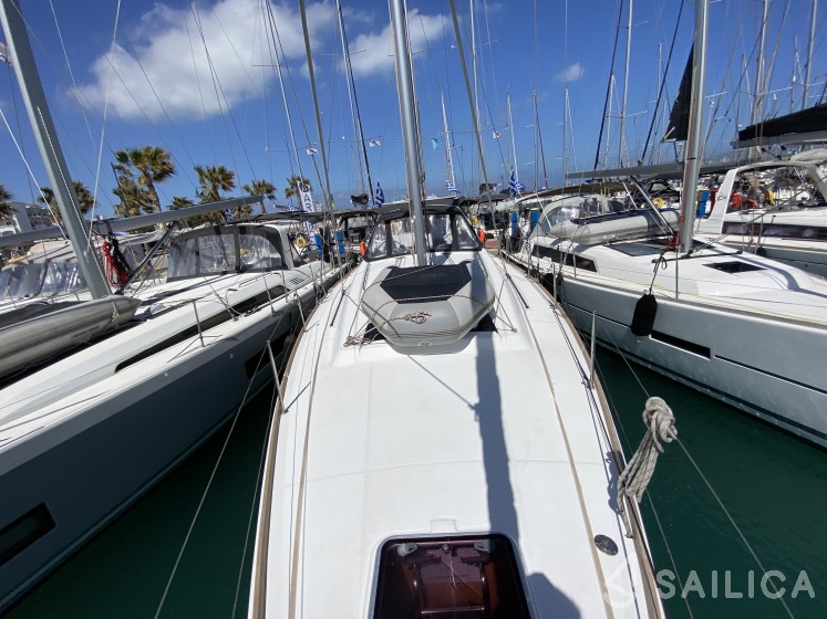 Oceanis 45 - Yacht Charter Sailica