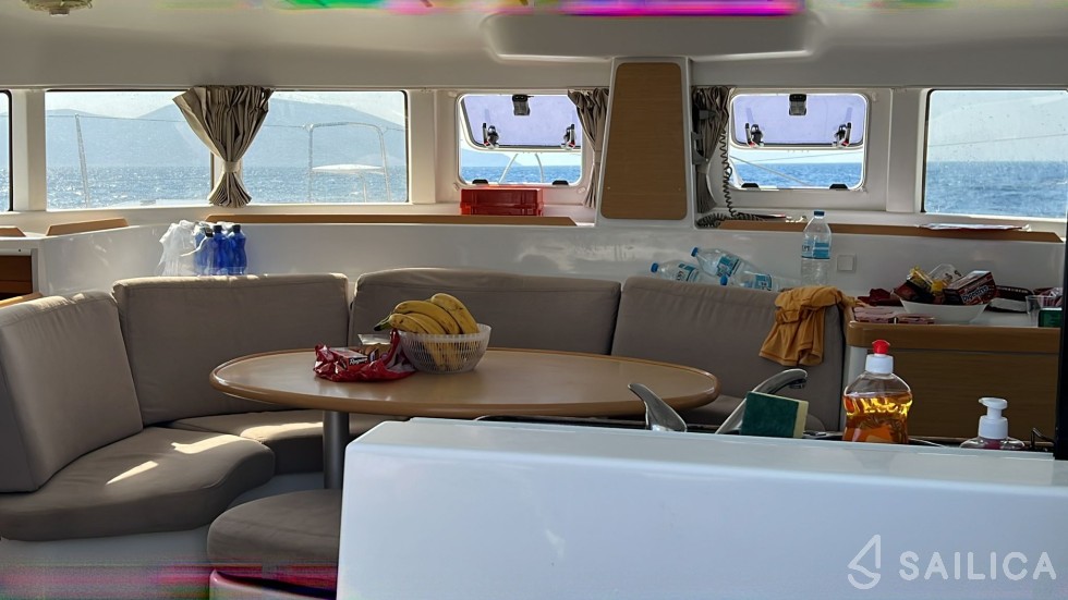 Lagoon 380 S2 - Yacht Charter Sailica